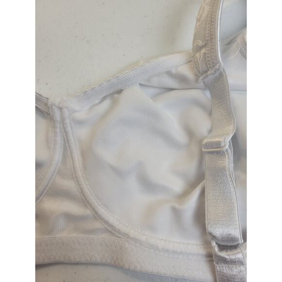 Playtex 18 Hour White Ultimate Lift and Support Wire Free T-Shirt Bra Size 36D - Picture 7 of 7